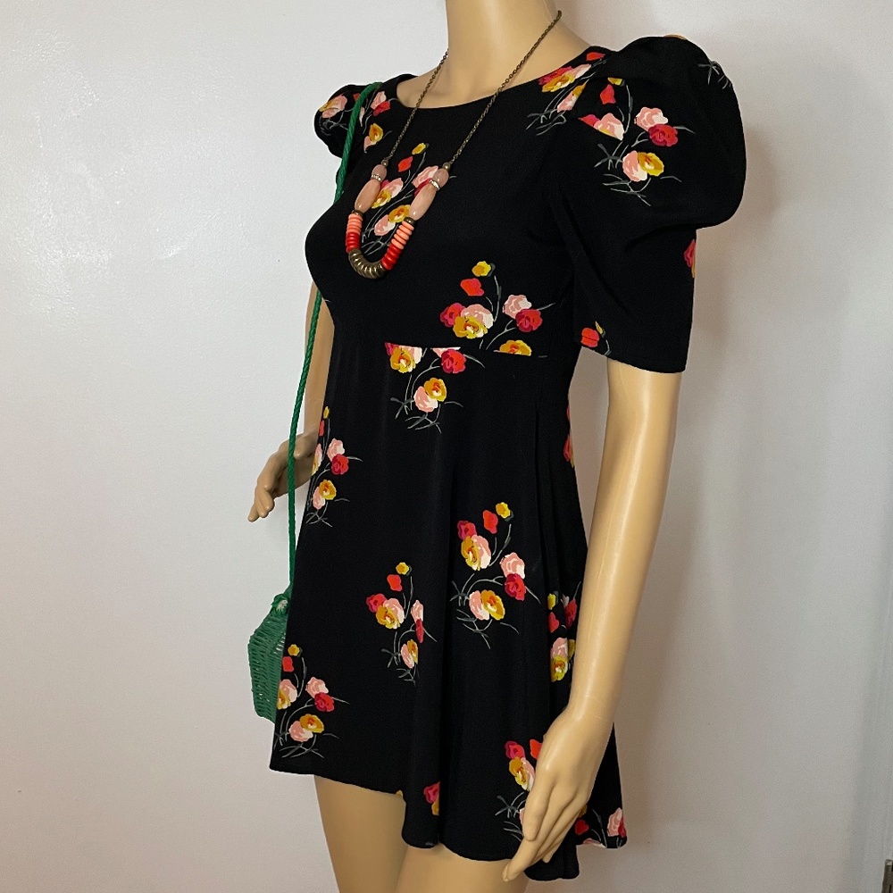 Black orange pink green floral poof sleeve dress!